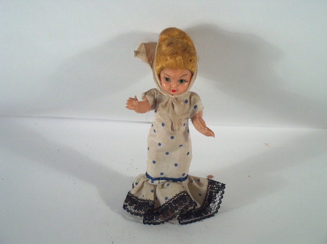 MADRILEÑA-CHULAPA  MINIATURA