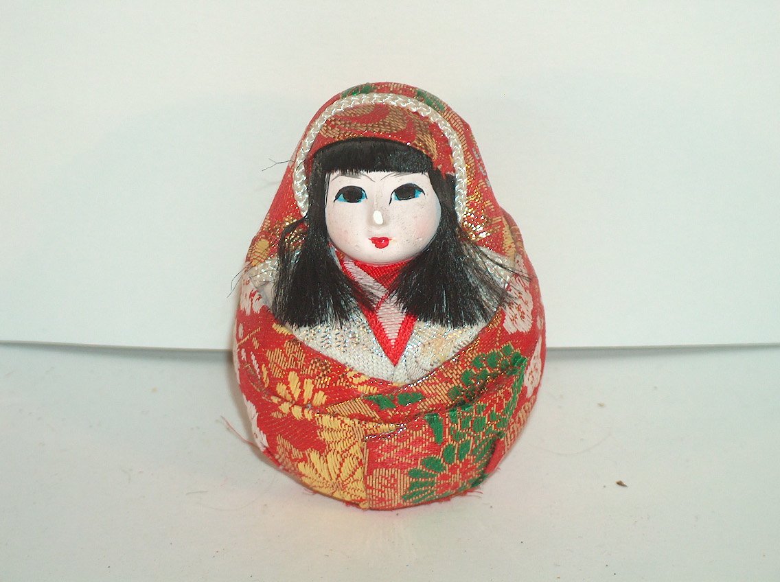 MINIATURA JAPONESA KIMONO ROJO