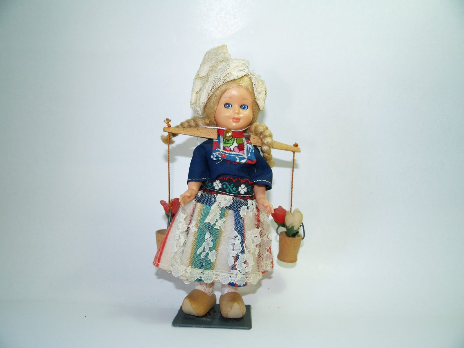 HOLANDESA CON TULIPANES