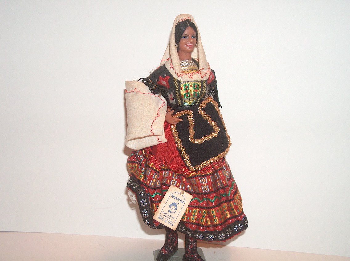 JOVEN LAGARTERANA ATILLO ROPA