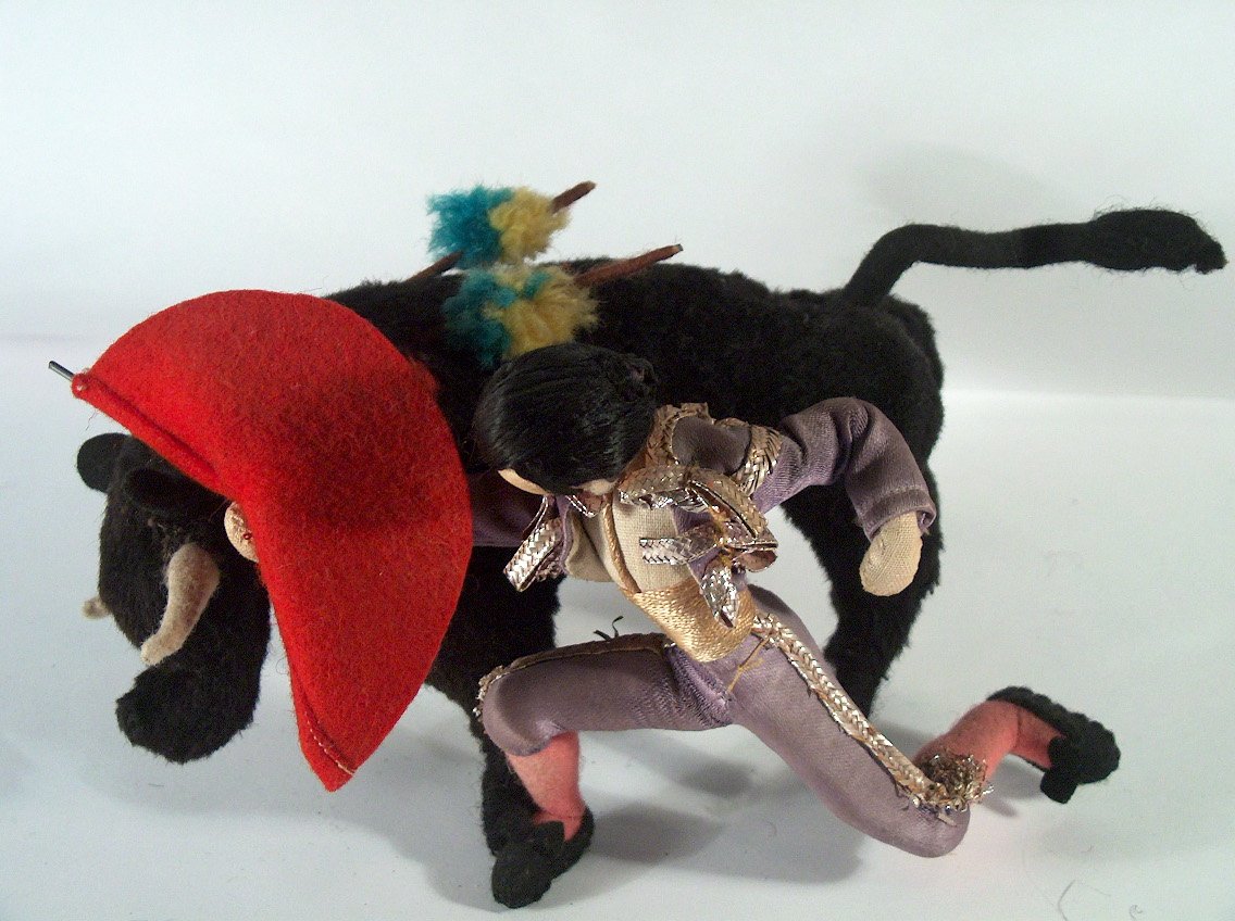 TORERO CON TORO   MANOLETE