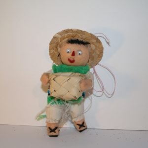 JOVEN MEJICANO CON CESTO DE MIMBRE