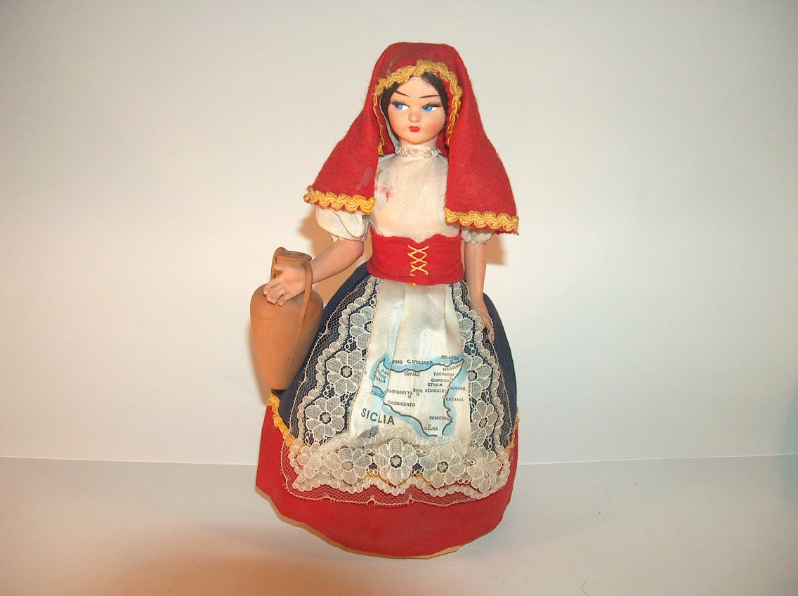 JOVEN SICILIANA CON CÁNTARO