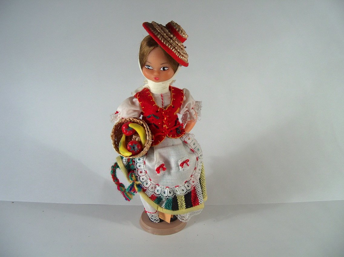 TINERFEÑA CESTO CON FRUTAS